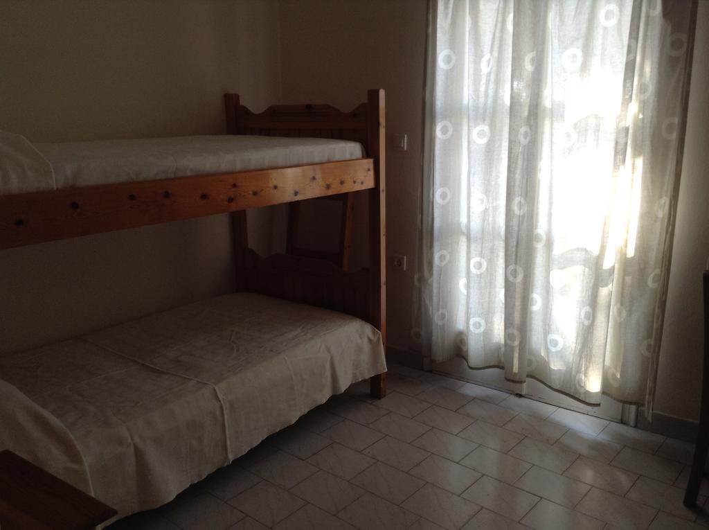 Rooms To Let Katerina & John'S Perissa  Dış mekan fotoğraf